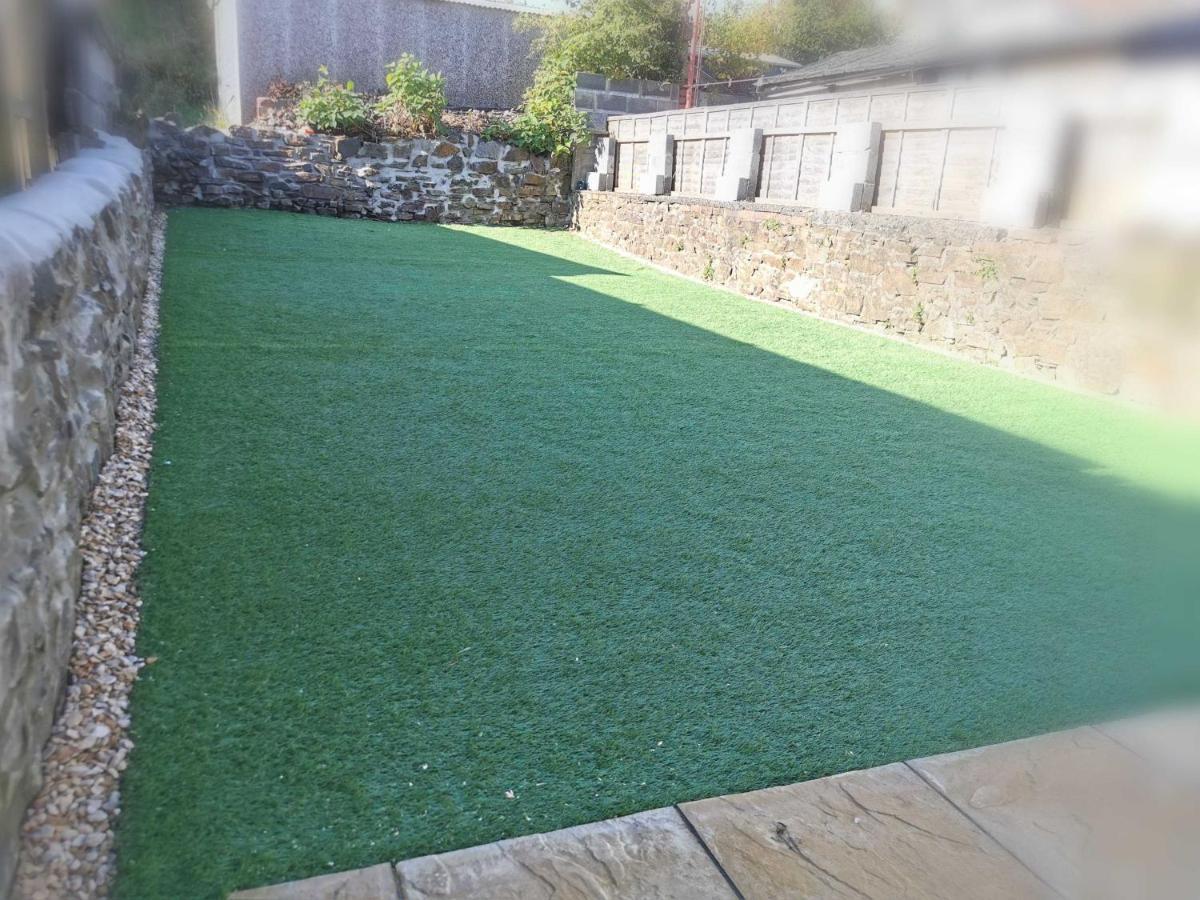 Large Green Garden, 4 Bedrooms, Sleeps 8 Swansea Luaran gambar