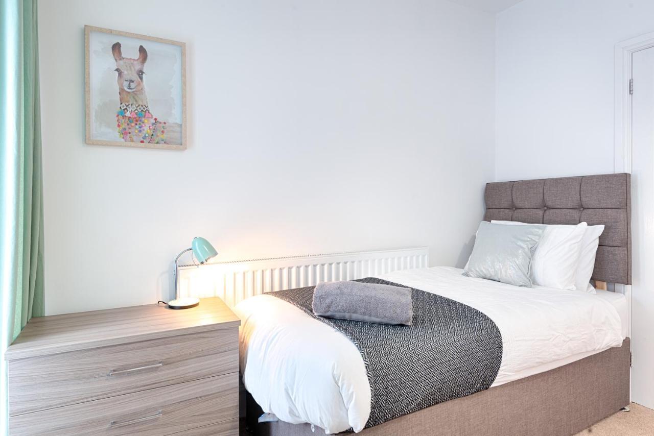 Large Green Garden, 4 Bedrooms, Sleeps 8 Swansea Luaran gambar
