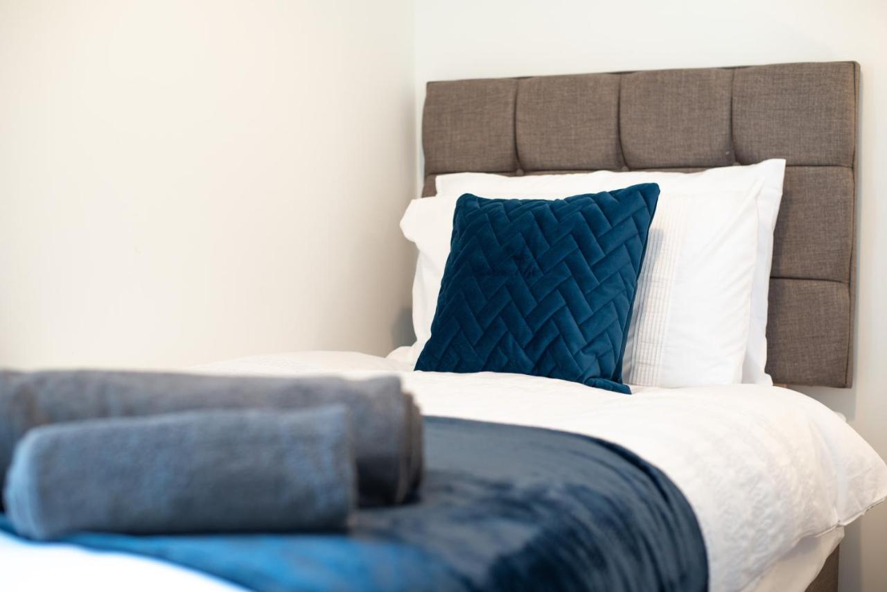 Large Green Garden, 4 Bedrooms, Sleeps 8 Swansea Luaran gambar