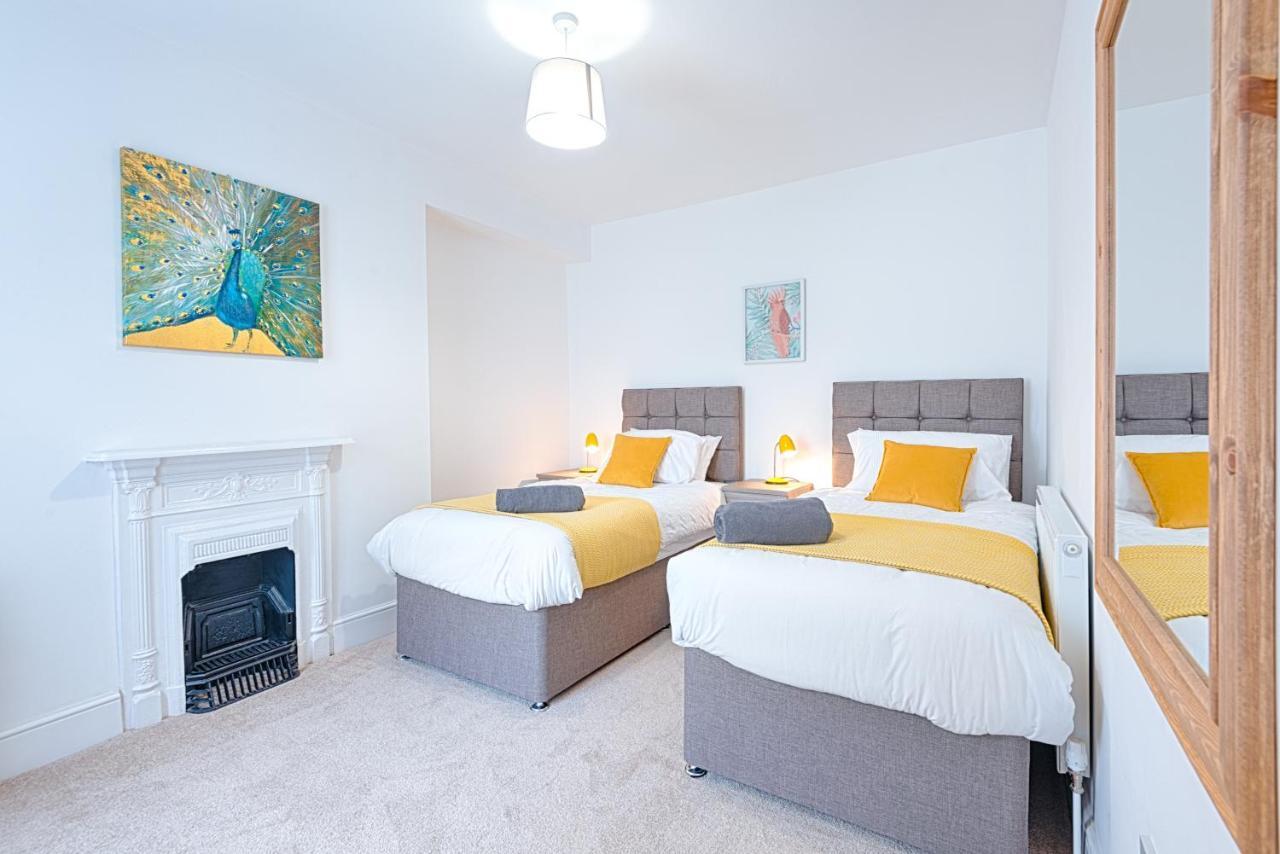 Large Green Garden, 4 Bedrooms, Sleeps 8 Swansea Luaran gambar