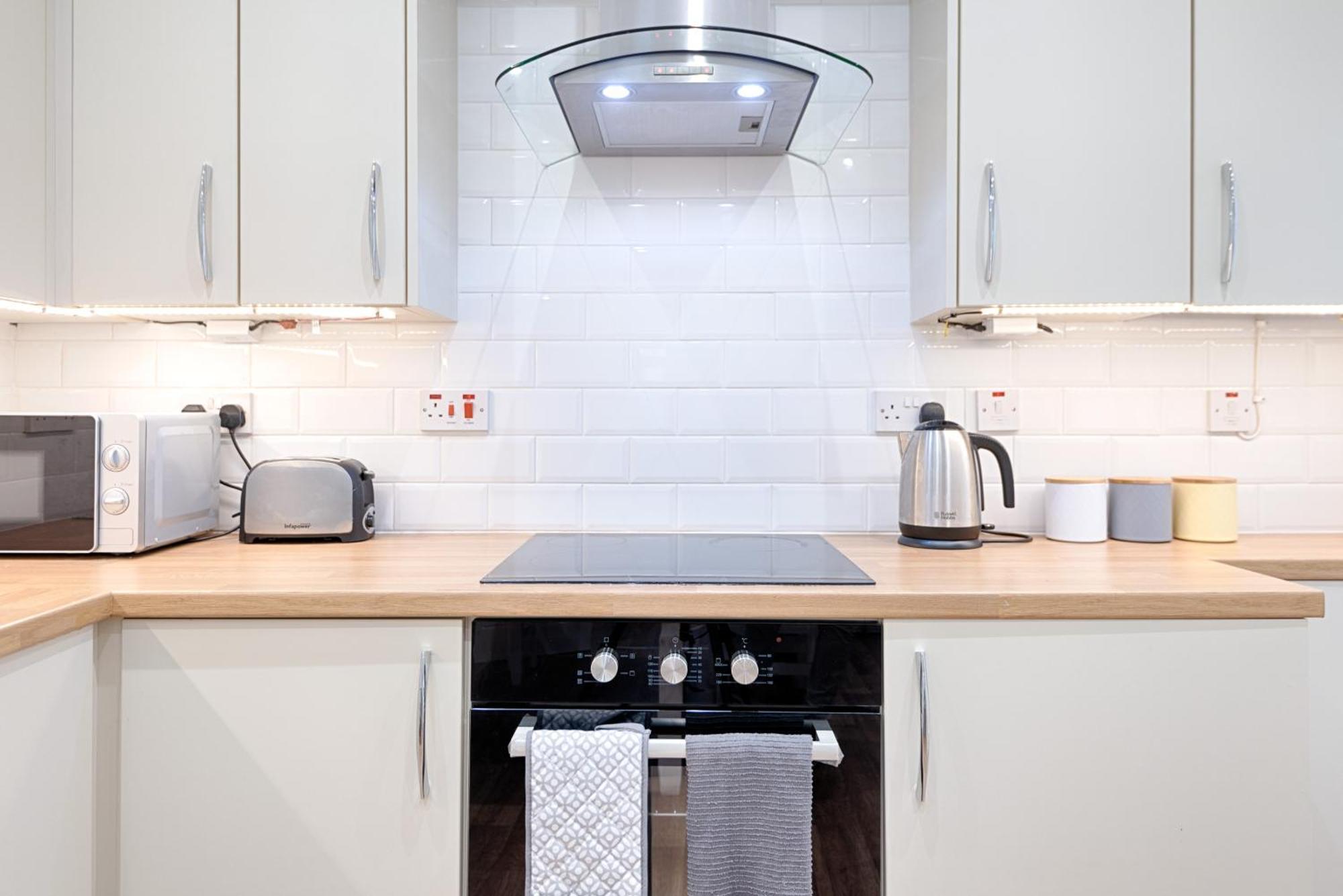 Large Green Garden, 4 Bedrooms, Sleeps 8 Swansea Luaran gambar
